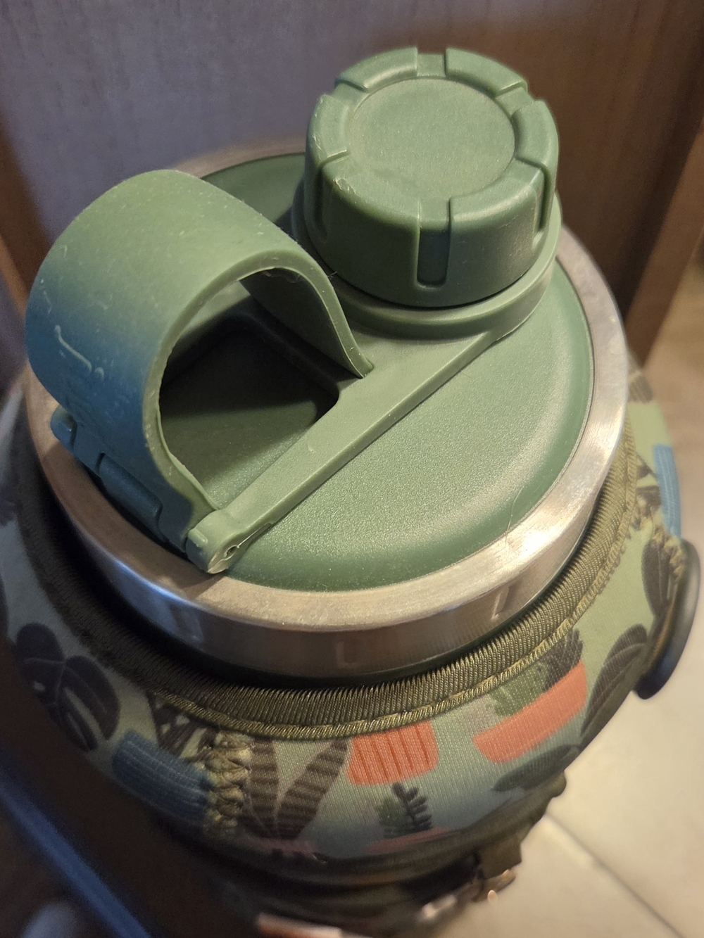 JUGGY Plant Lady Hydrojug with Flip Cap, thermal Case With Pockets, charms